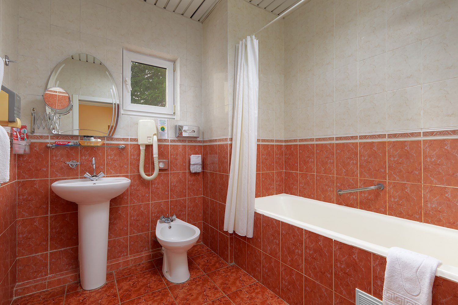 2 корпус Люкс угловой 2-местный 2-комнатный 2-4 этаж в Санаторий им. М.В. Фрунзе