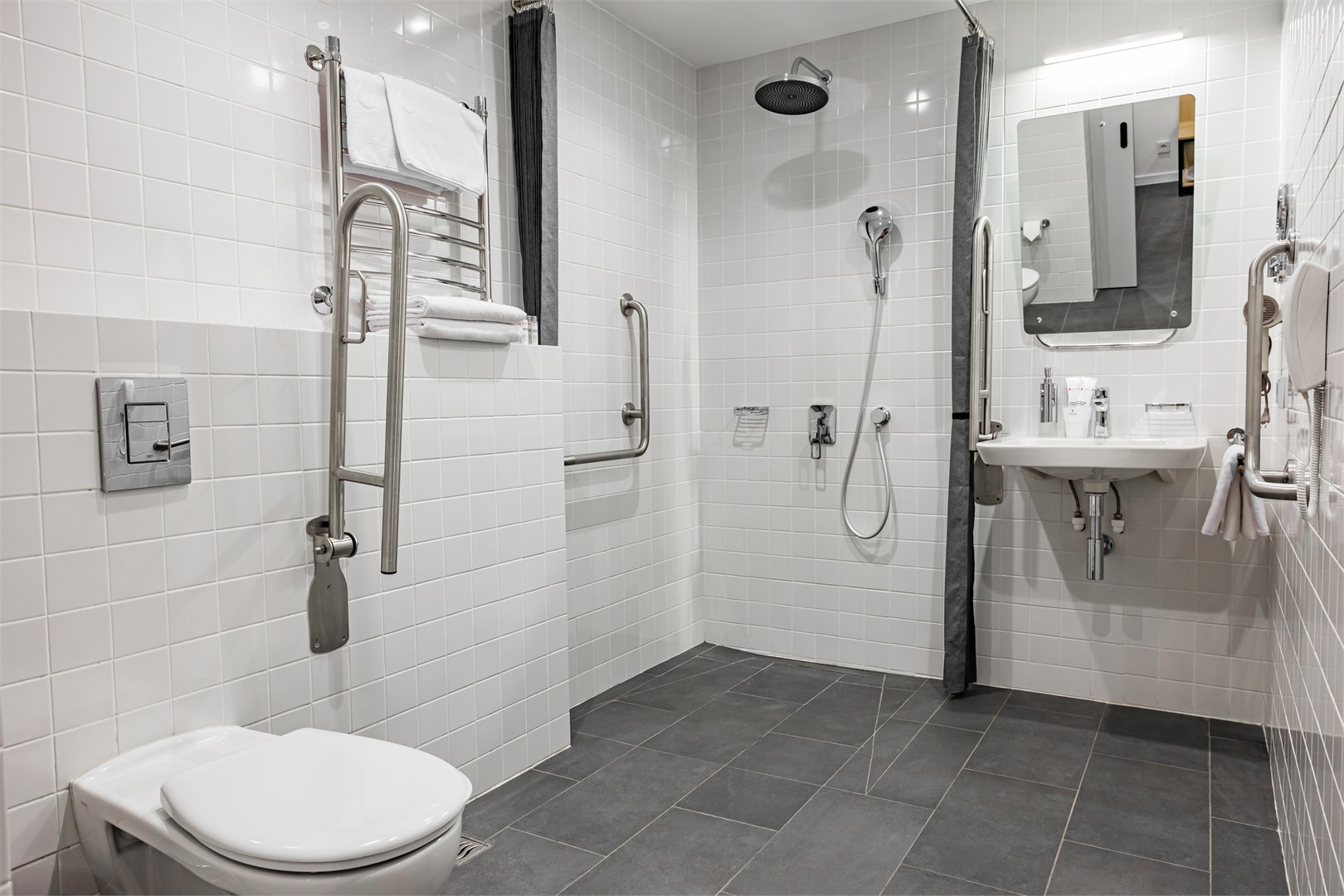 Номер для людей с инвалидностью в Azimut