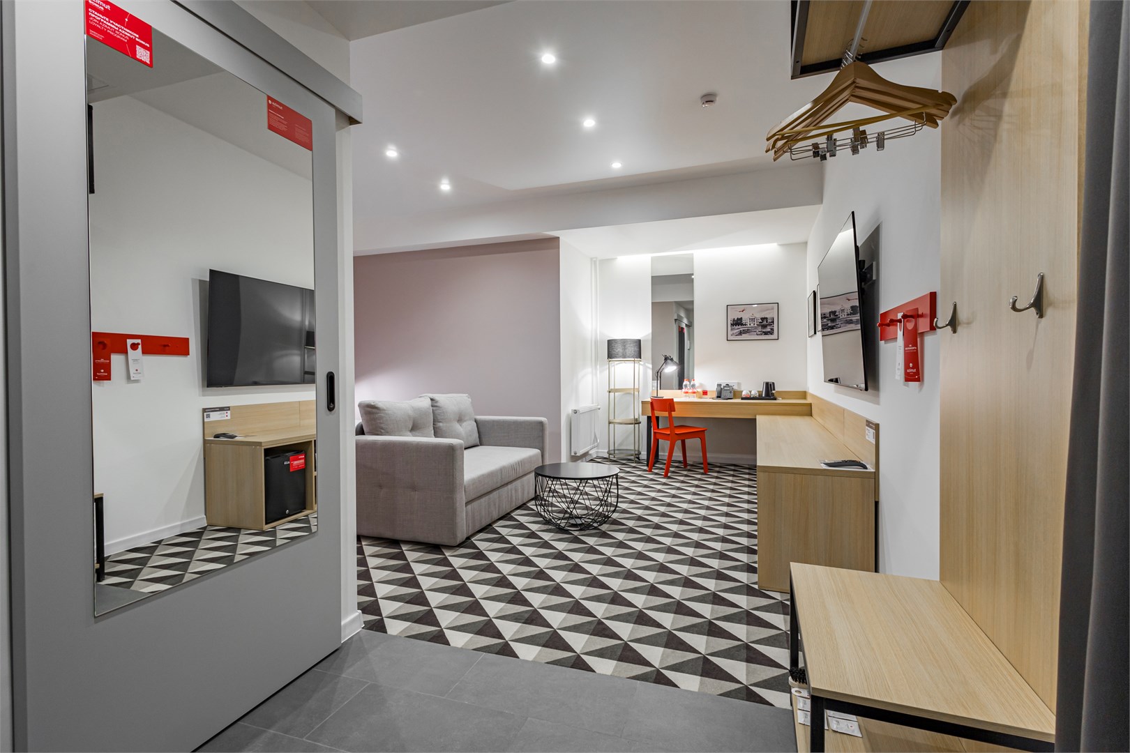 Номер для людей с инвалидностью в Azimut