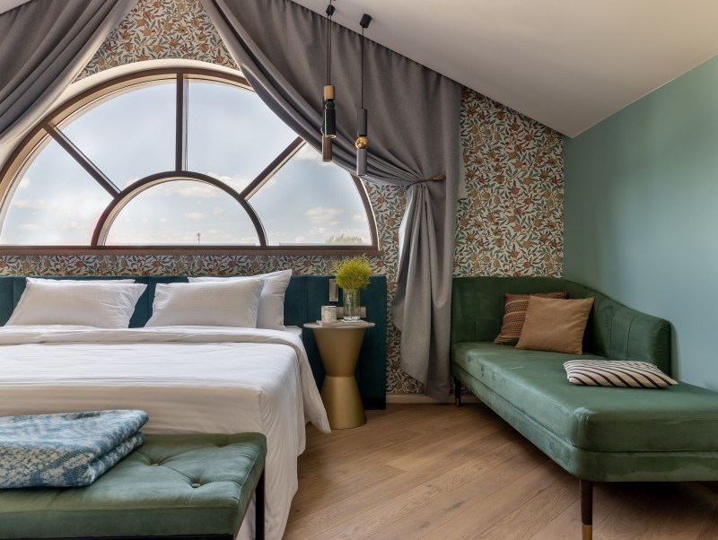 Полулюкс мансардный в Azimut Сити Отель Тула