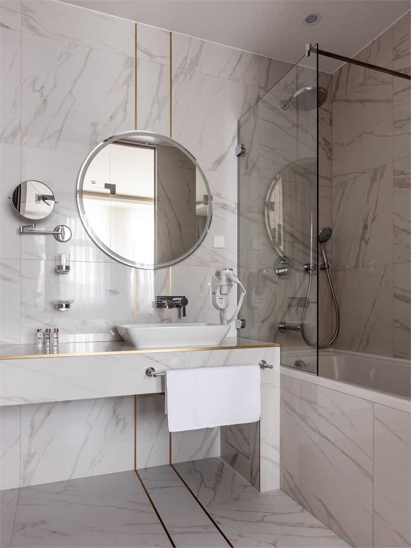 Полулюкс мансардный в Azimut Сити Отель Тула