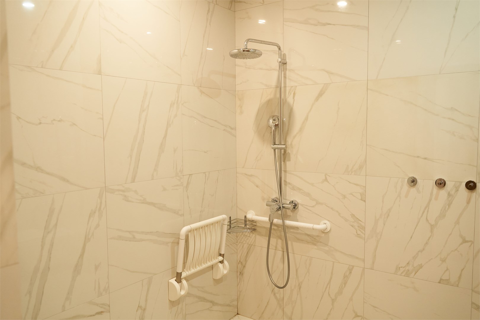 Стандарт для маломобильных гостей в Azimut Сити Отель Тула