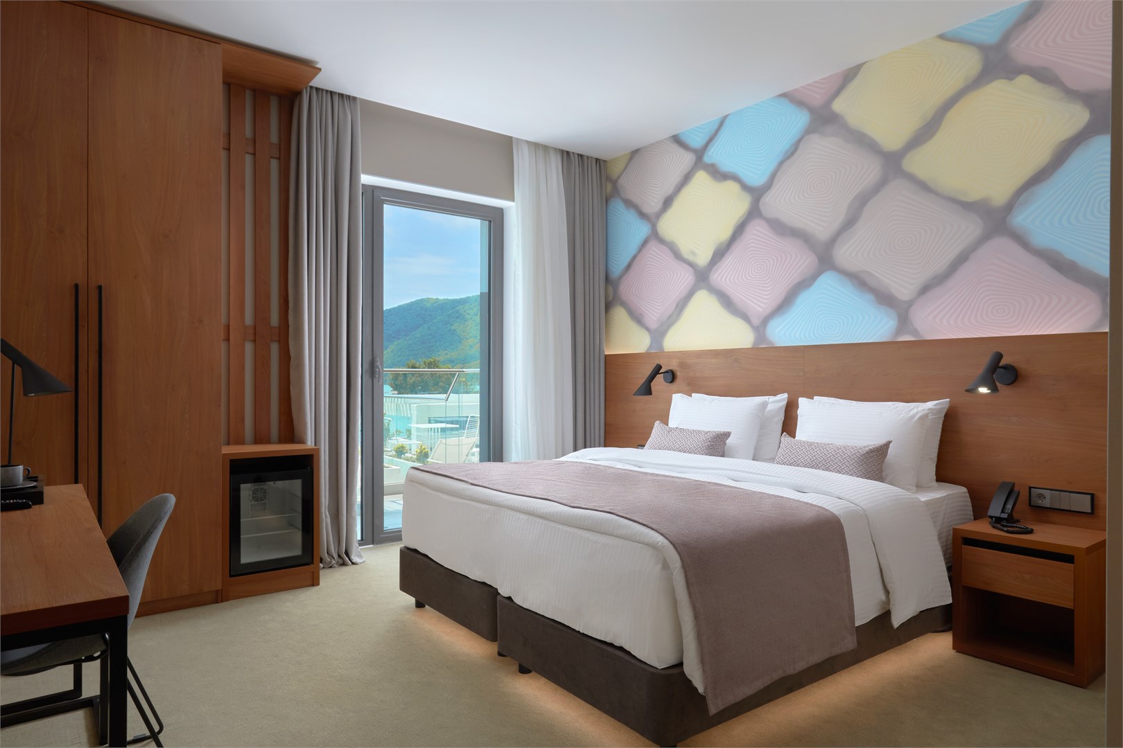 Стандарт с террасой с видом на озеро в Abrau light resort&SPA