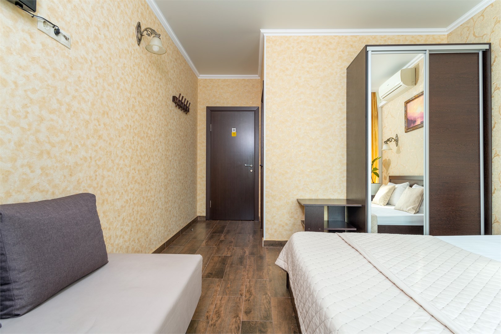 Делюкс без балкона (на 1-этаже) в Helas