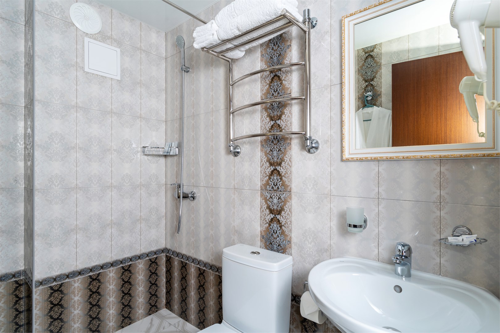 Делюкс с балконом и видом на черное море в Helas