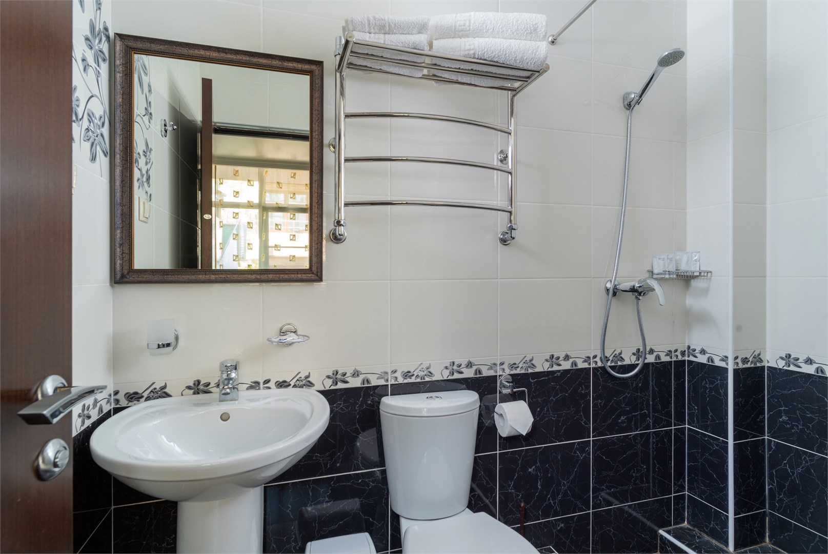 Делюкс без балкона  (4-х местны) в Helas