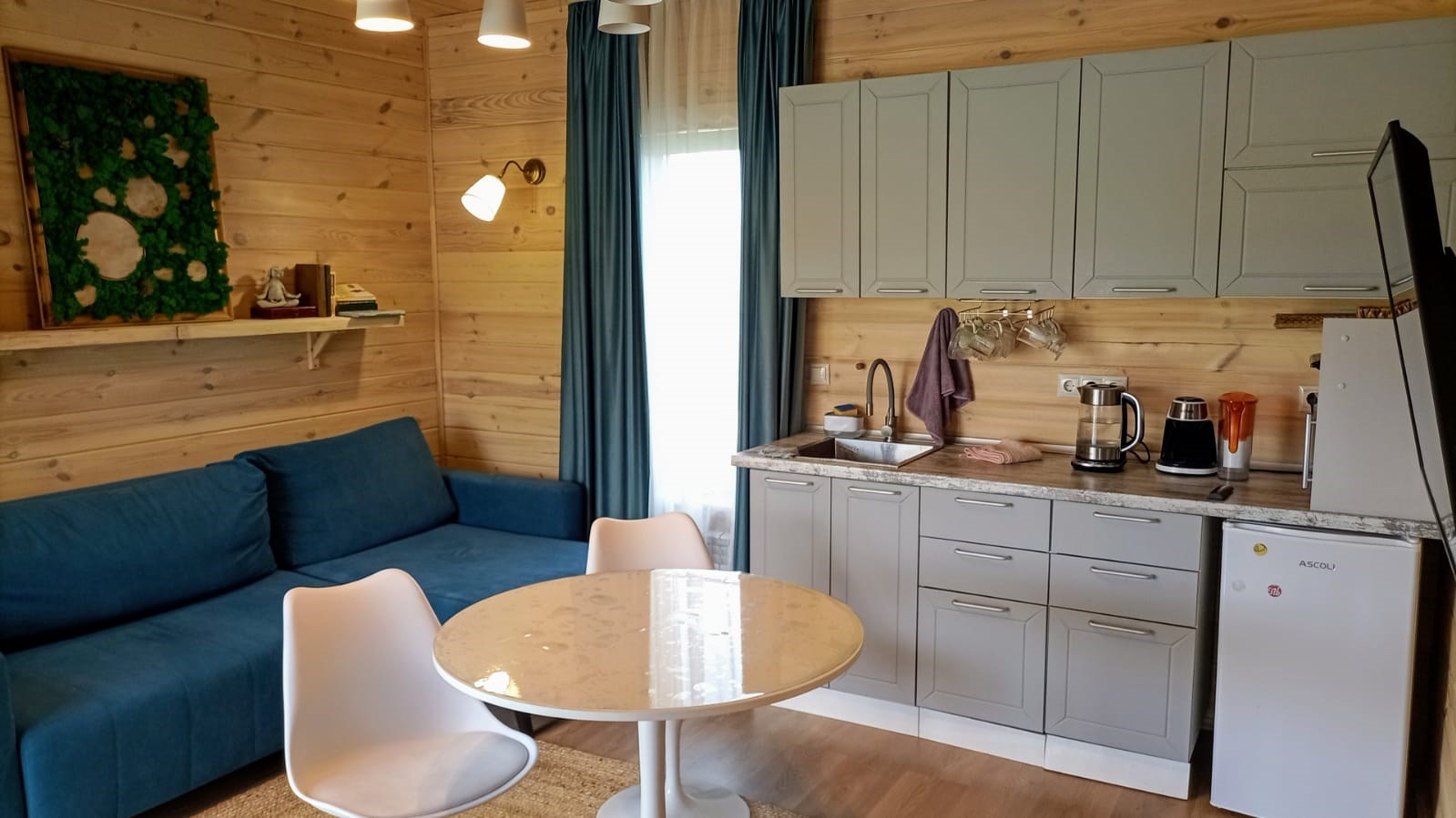 СТЕКЛЯННЫЙ ДОМ в Берёзовка