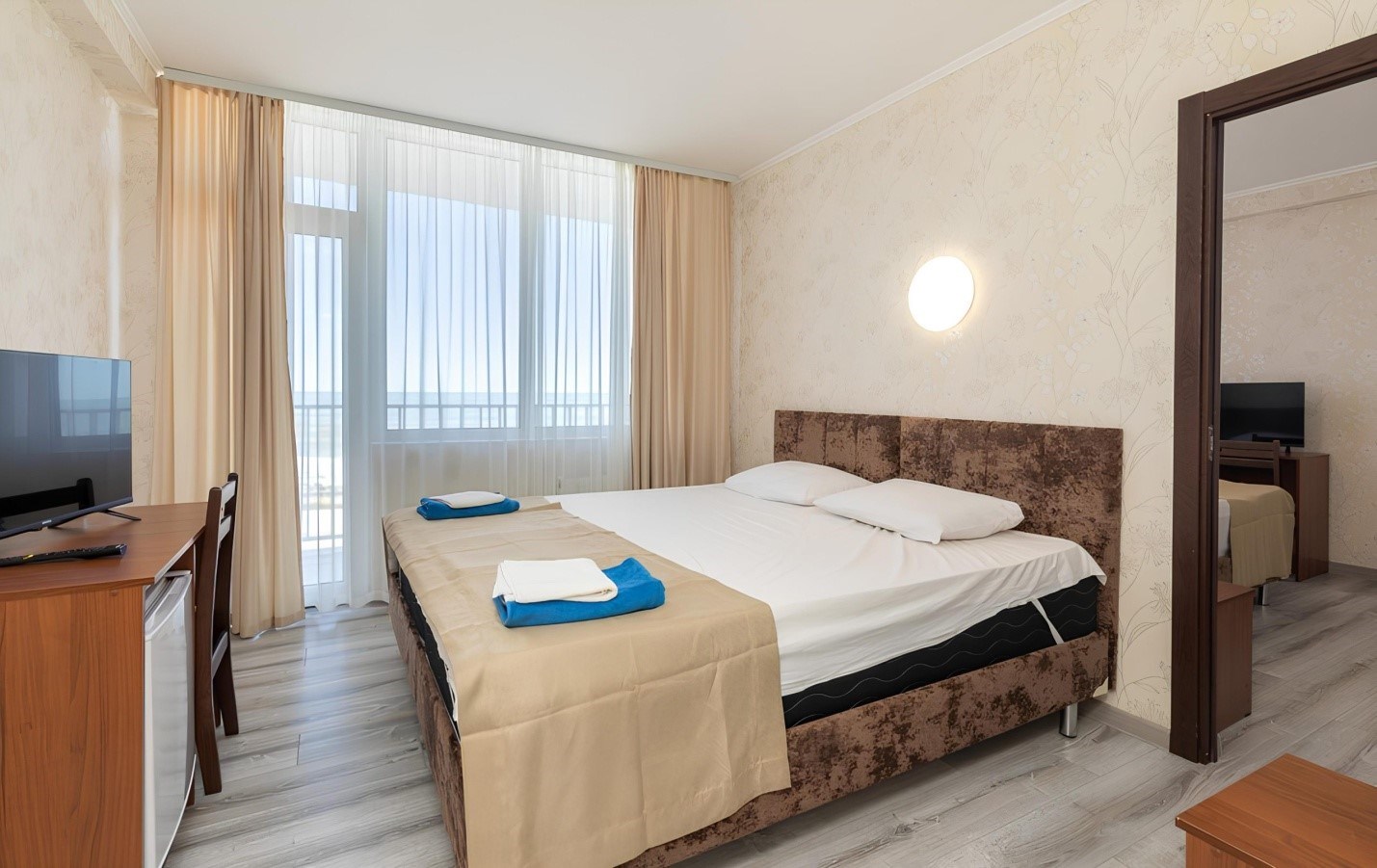 Семейный  (4х местный двухкомнатный) в Черноморская жемчужина