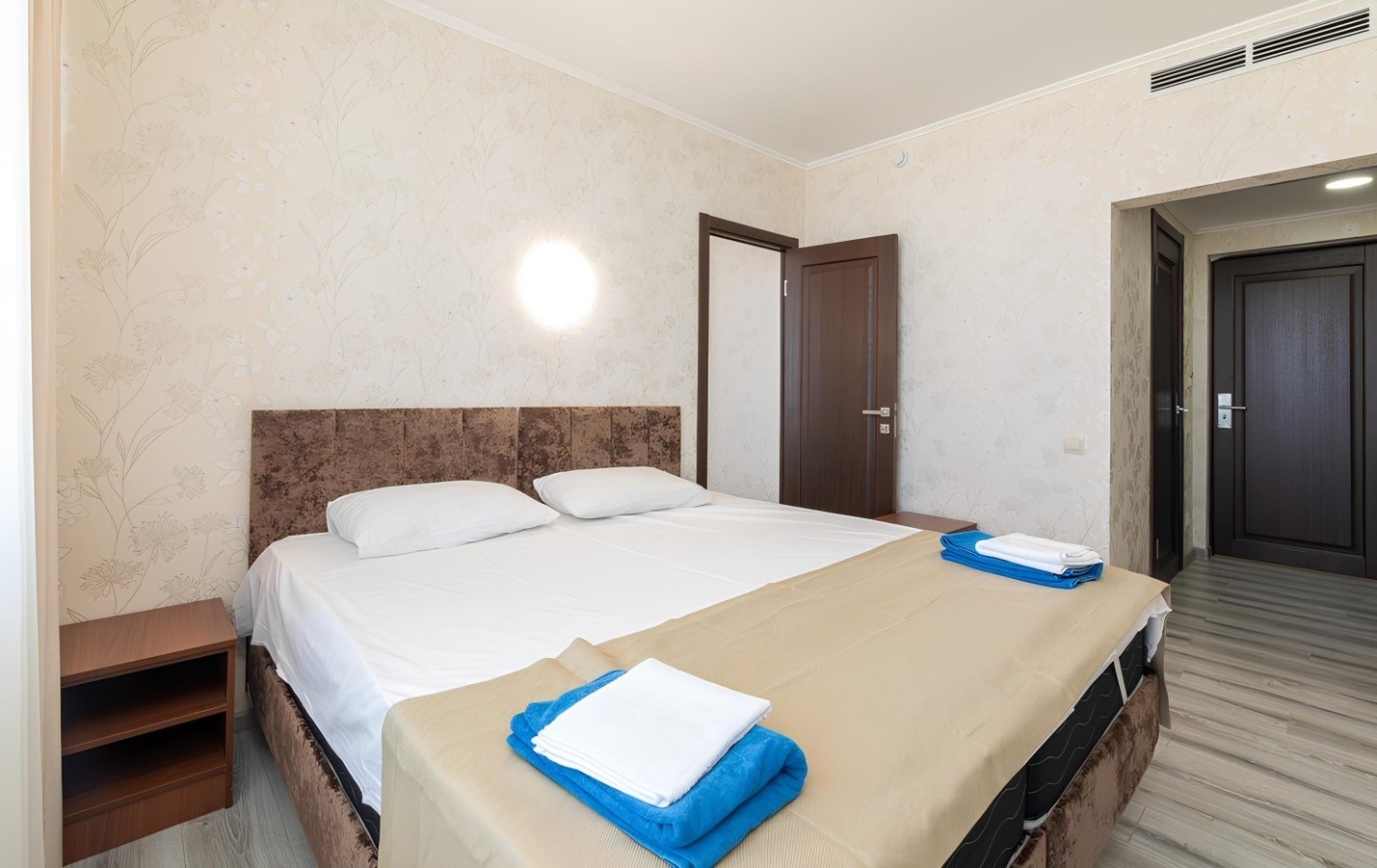 Семейный  (4х местный двухкомнатный) в Черноморская жемчужина