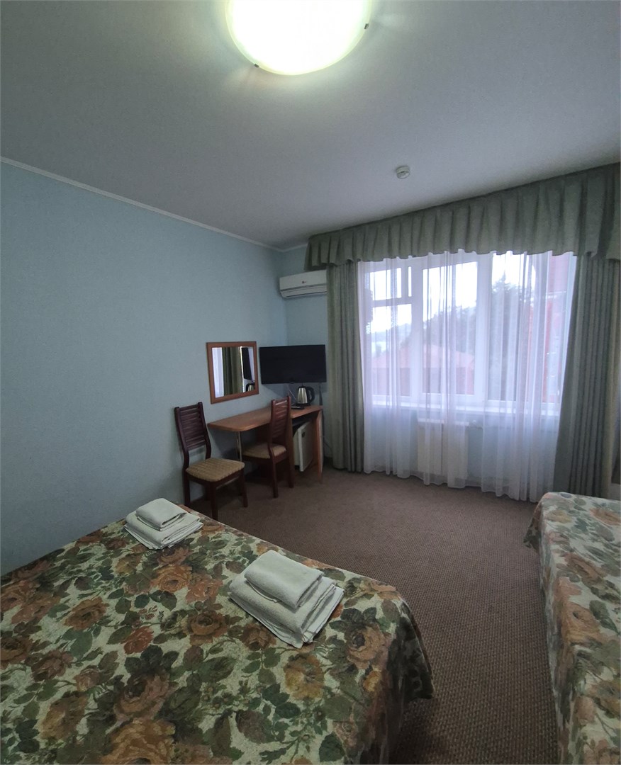 Трехместный стандарт с балконом в Штиль