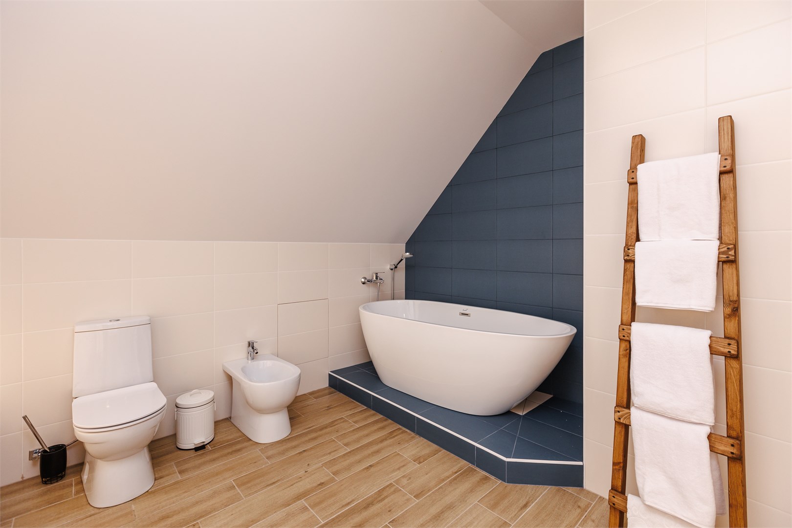 Семейный номер с ванной с видом на озеро в Шесть Озер