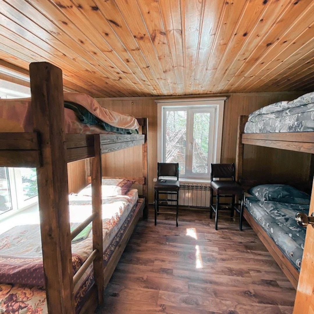 Большой дом целиком в Времена года