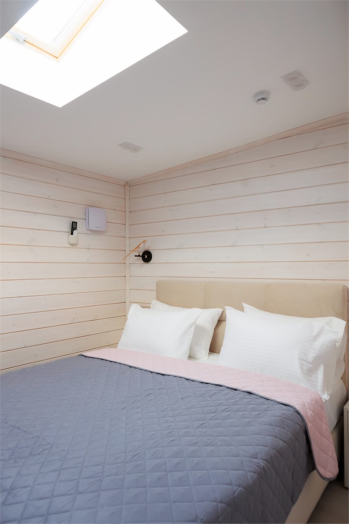 Стандарт с отдельным входом и мансардным окном в Вилла Лана