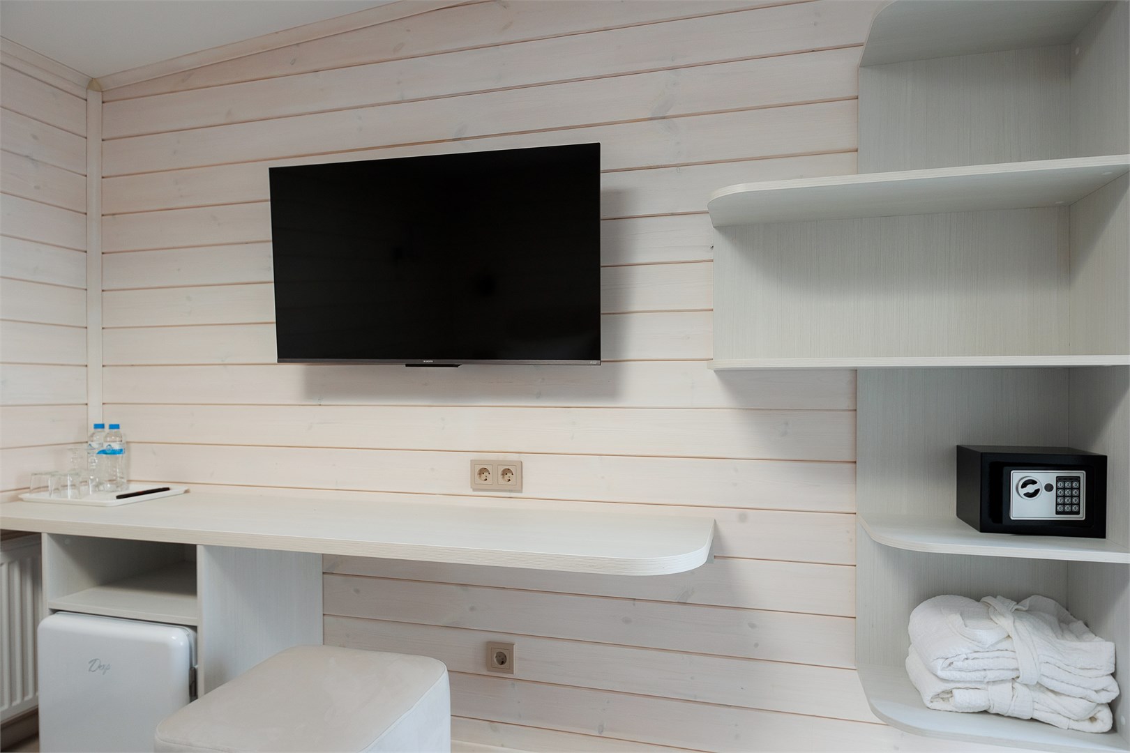 Стандарт с отдельным входом и мансардным окном в Вилла Лана