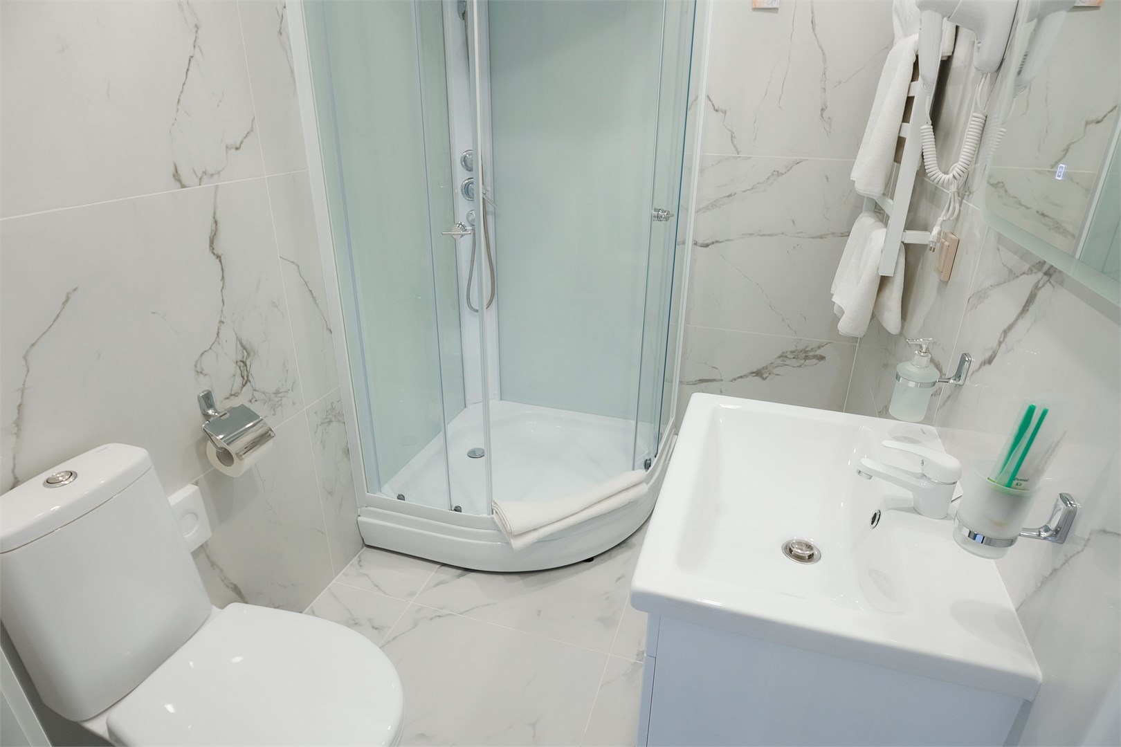 Стандарт с отдельным входом и мансардным окном в Вилла Лана