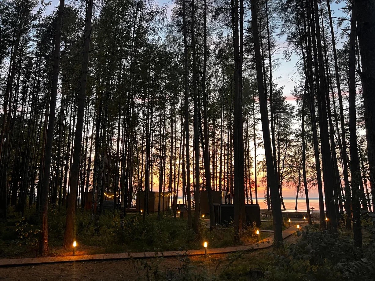 Панорамный дом на берегу в Море