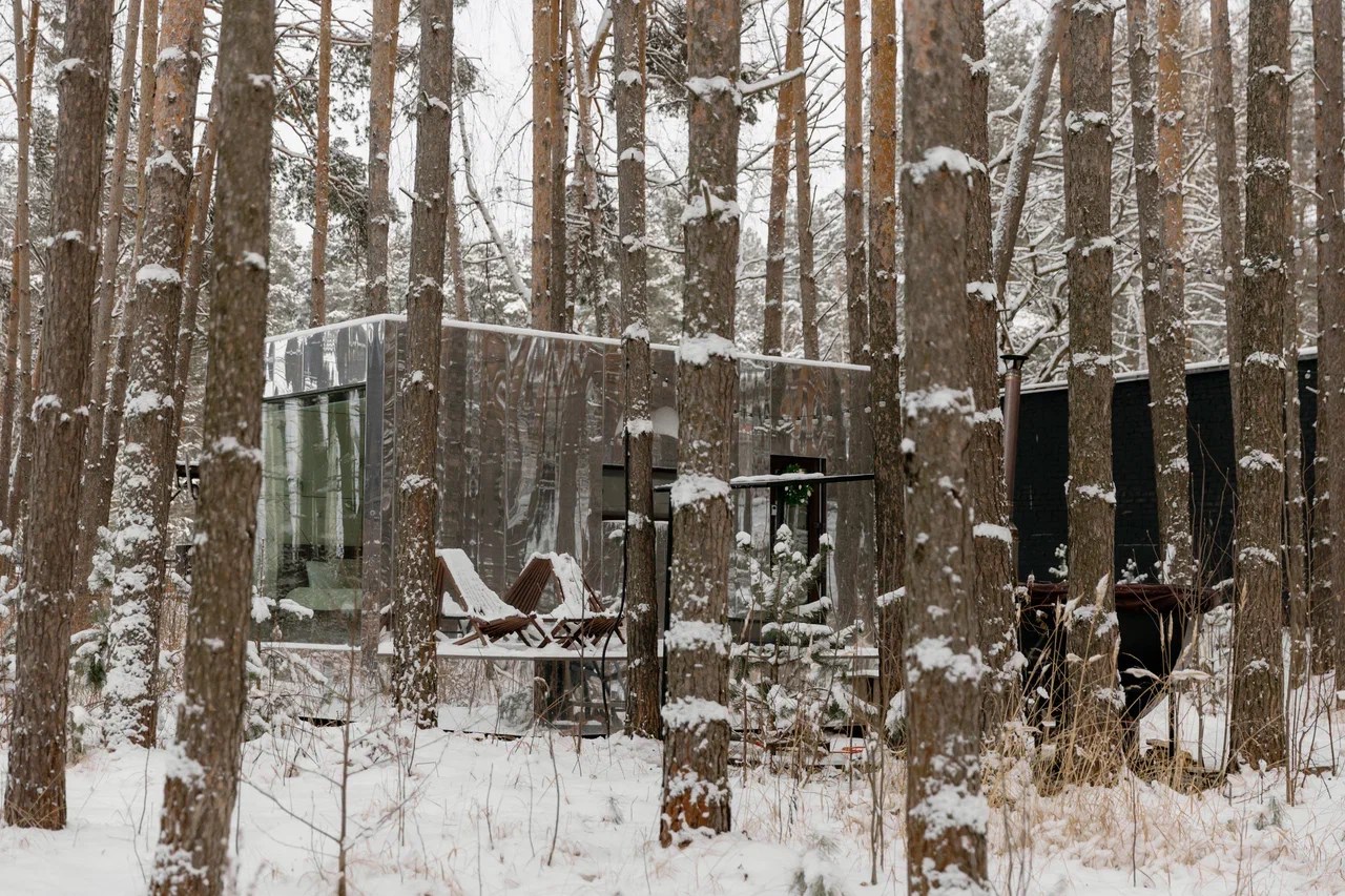 Зеркальный дом на двоих в Море