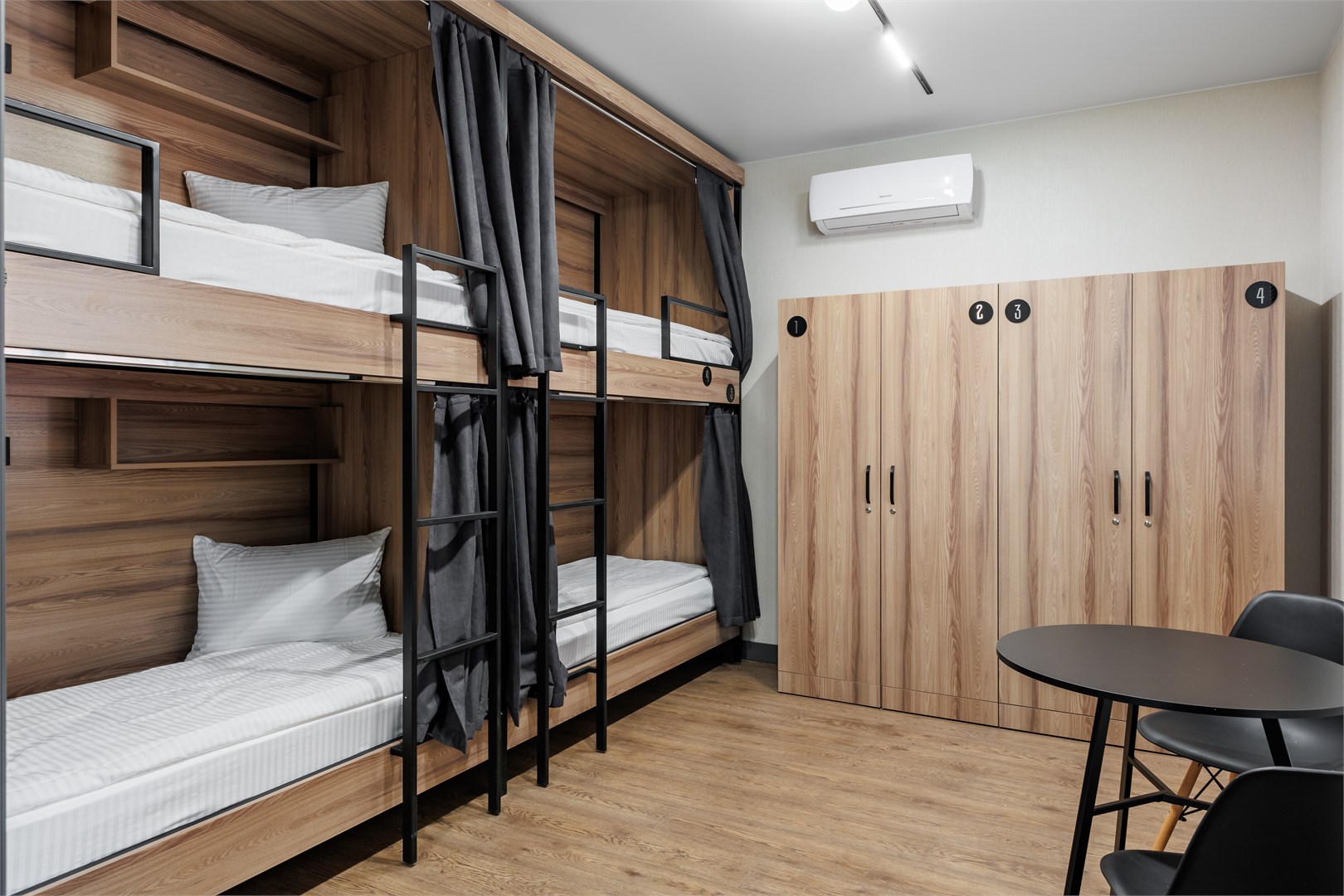 4 местный мужской в Hohlaend