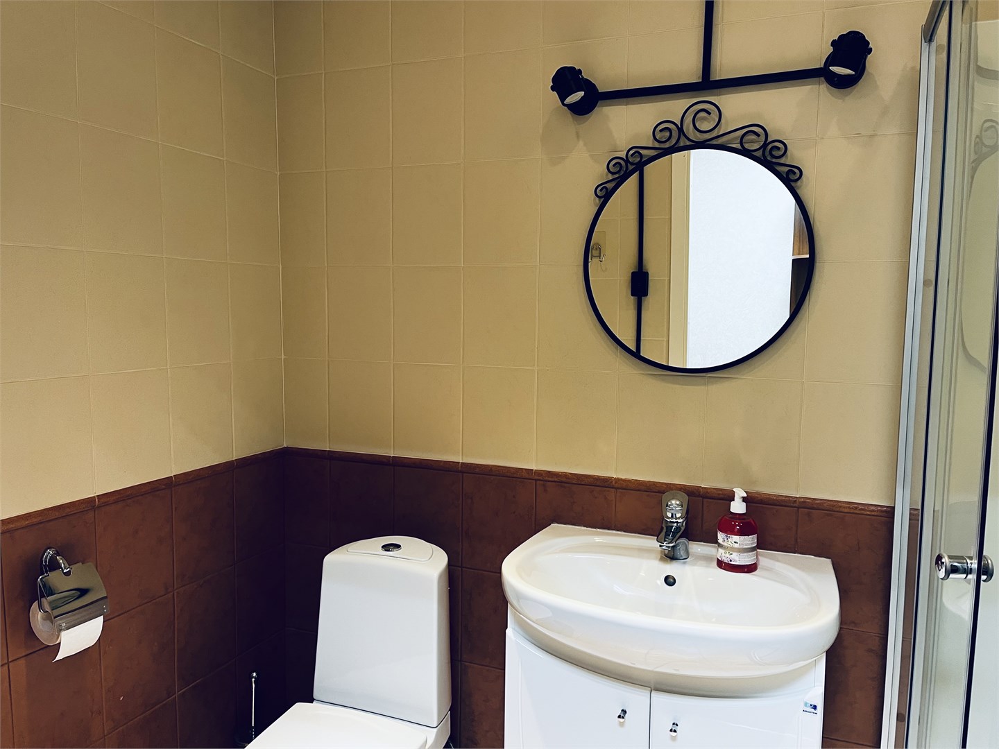 №5 (ДВУХМЕСТНЫЙ СТАНДАРТ С РАЗДЕЛЬНЫМИ КРОВАТЯМИ) в Темпер прайд