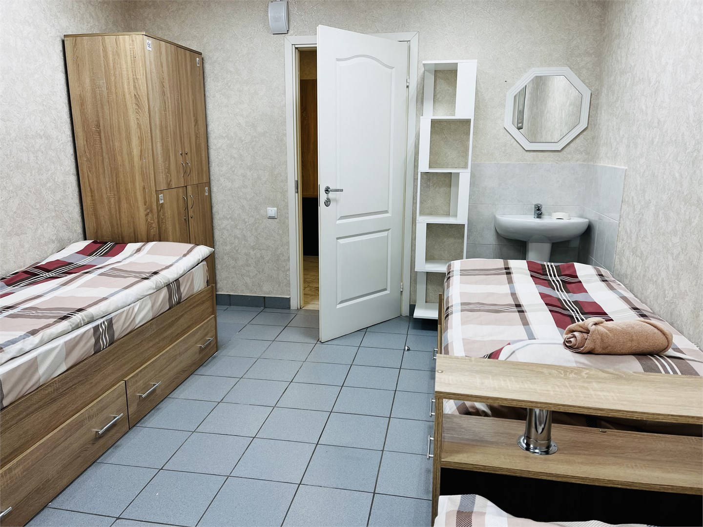 №6 (МЕСТО В 4х-МЕСТНОМ МУЖСКОМ НОМЕРЕ "КОМФОРТ") в Темпер прайд