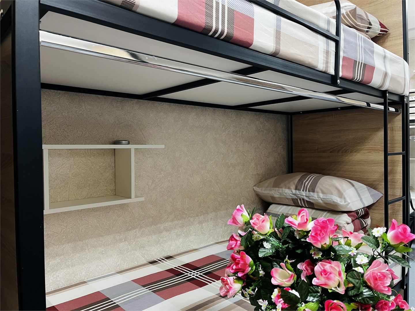 №9 (МЕСТО В 10ти-МЕСТНОМ КАПСУЛЬНОМ ЖЕНСКОМ) в Темпер прайд