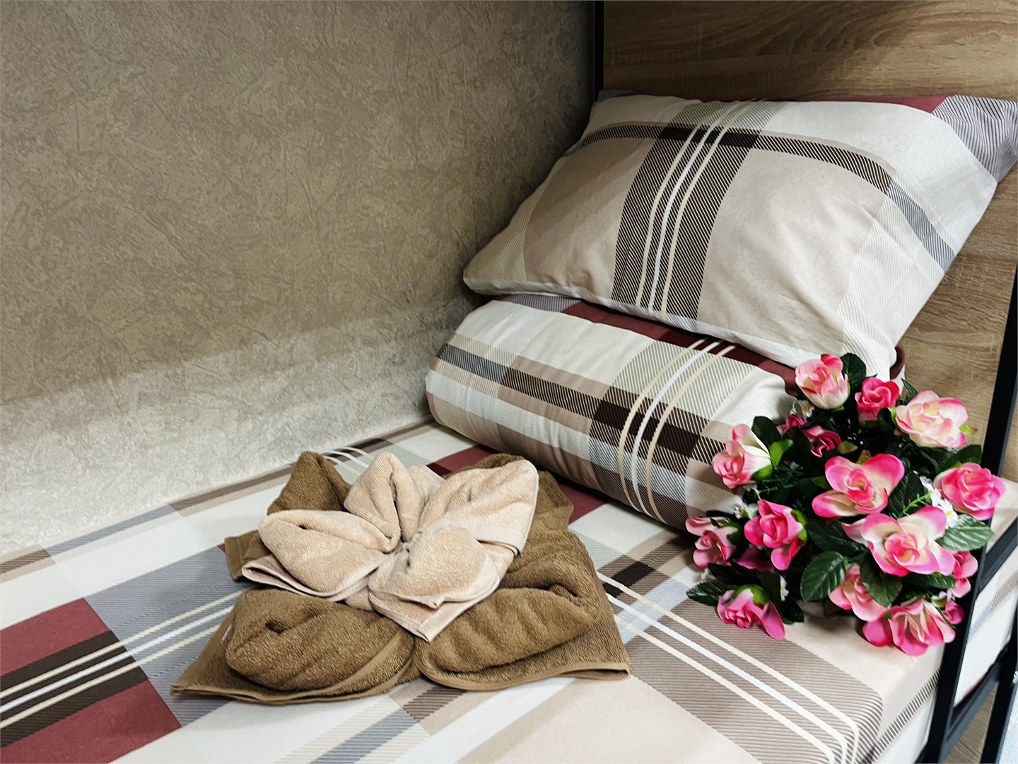 №9 (МЕСТО В 10ти-МЕСТНОМ КАПСУЛЬНОМ ЖЕНСКОМ) в Темпер прайд