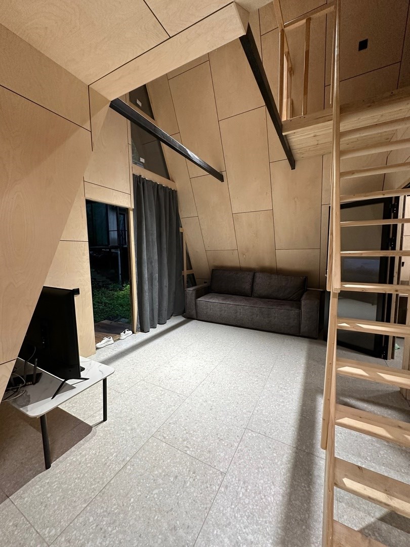 A FRAME 1 в Кобан СПА