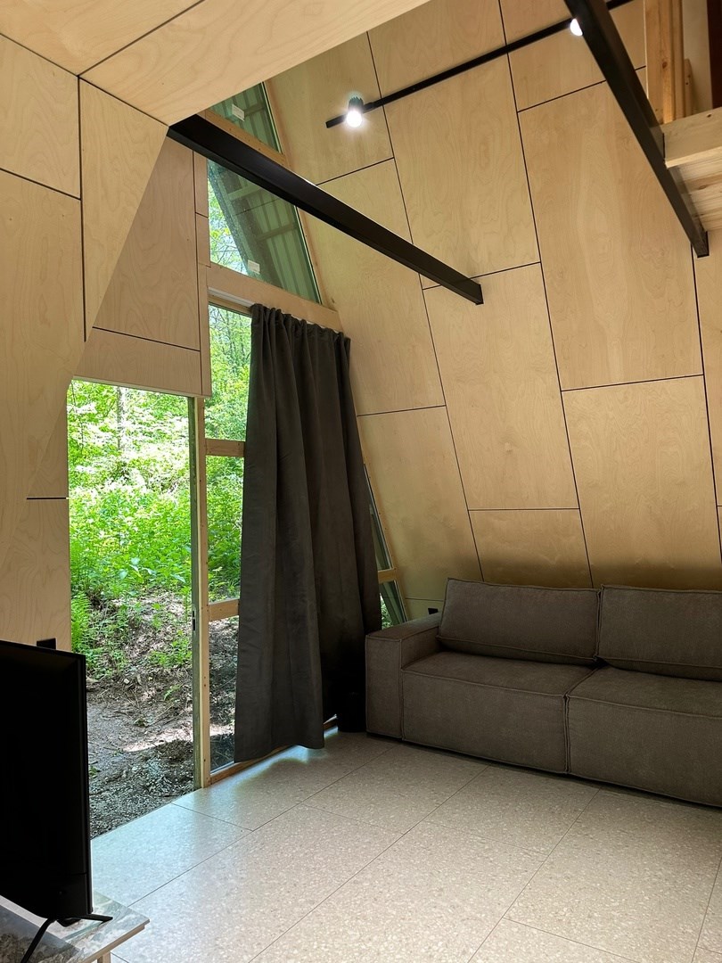 A FRAME 5 в Кобан СПА