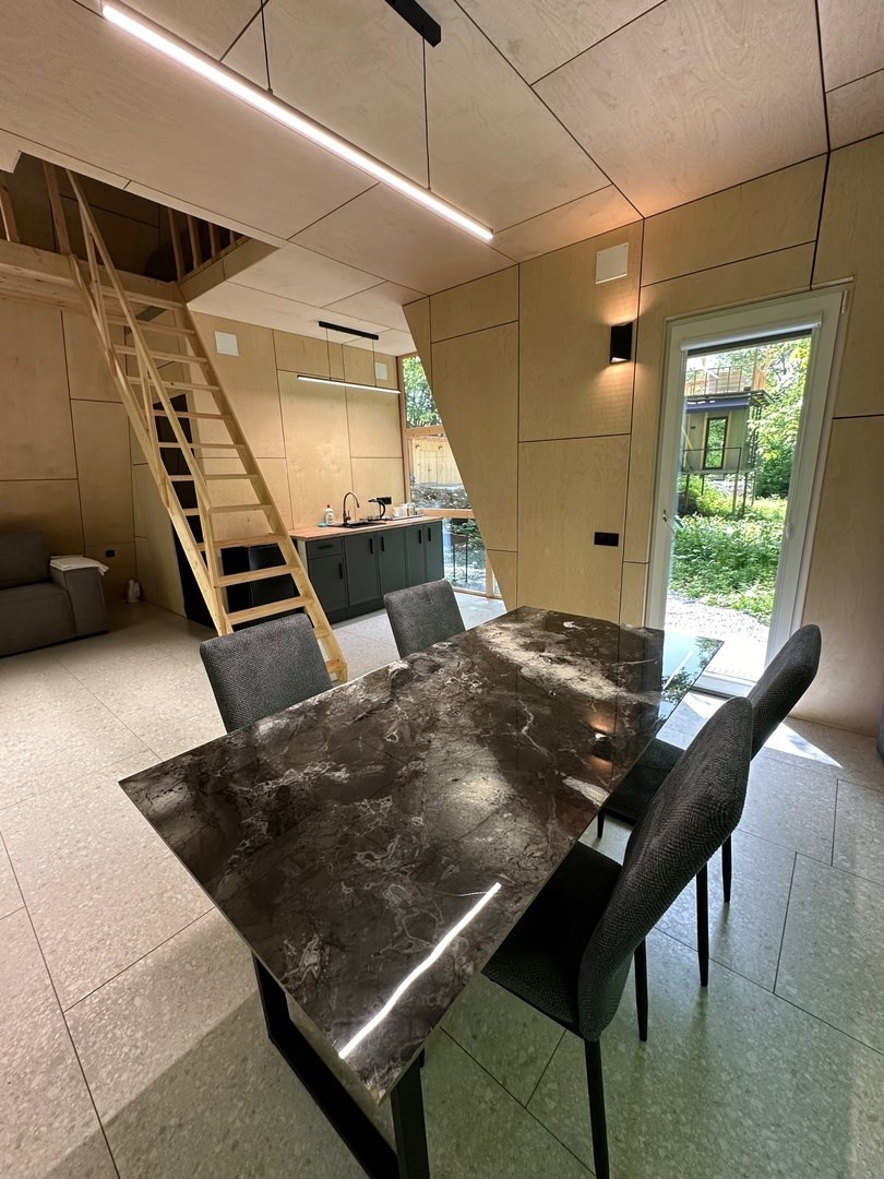 A FRAME 5 в Кобан СПА