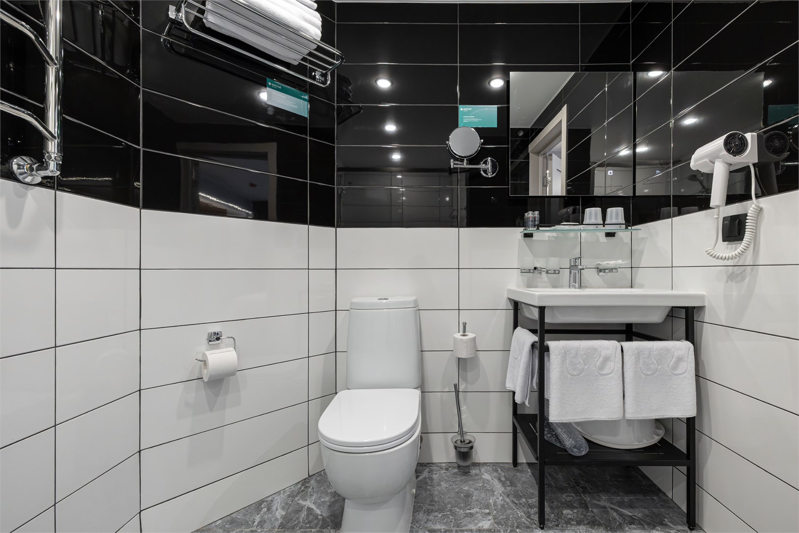 Люкс семейный 2-комнатный в Azimut Здоровье Ивушка