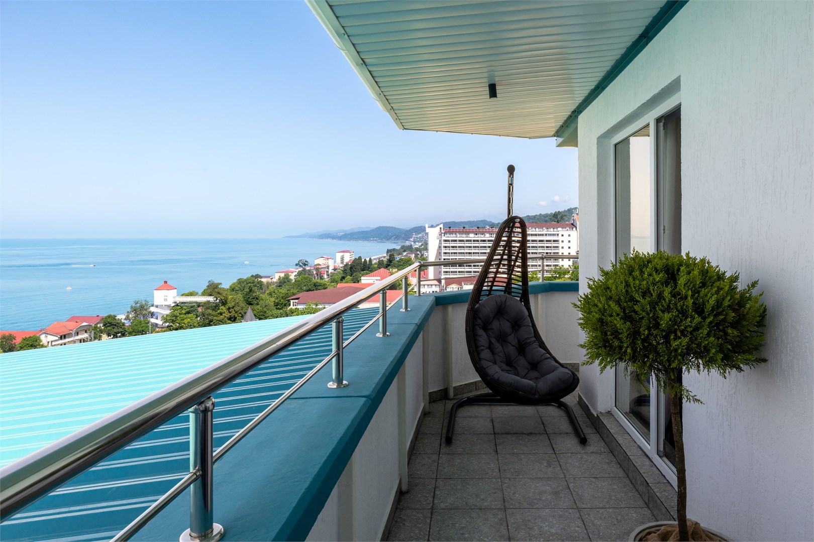 Апартаменты семейные 3-комнатные в Azimut Здоровье Ивушка