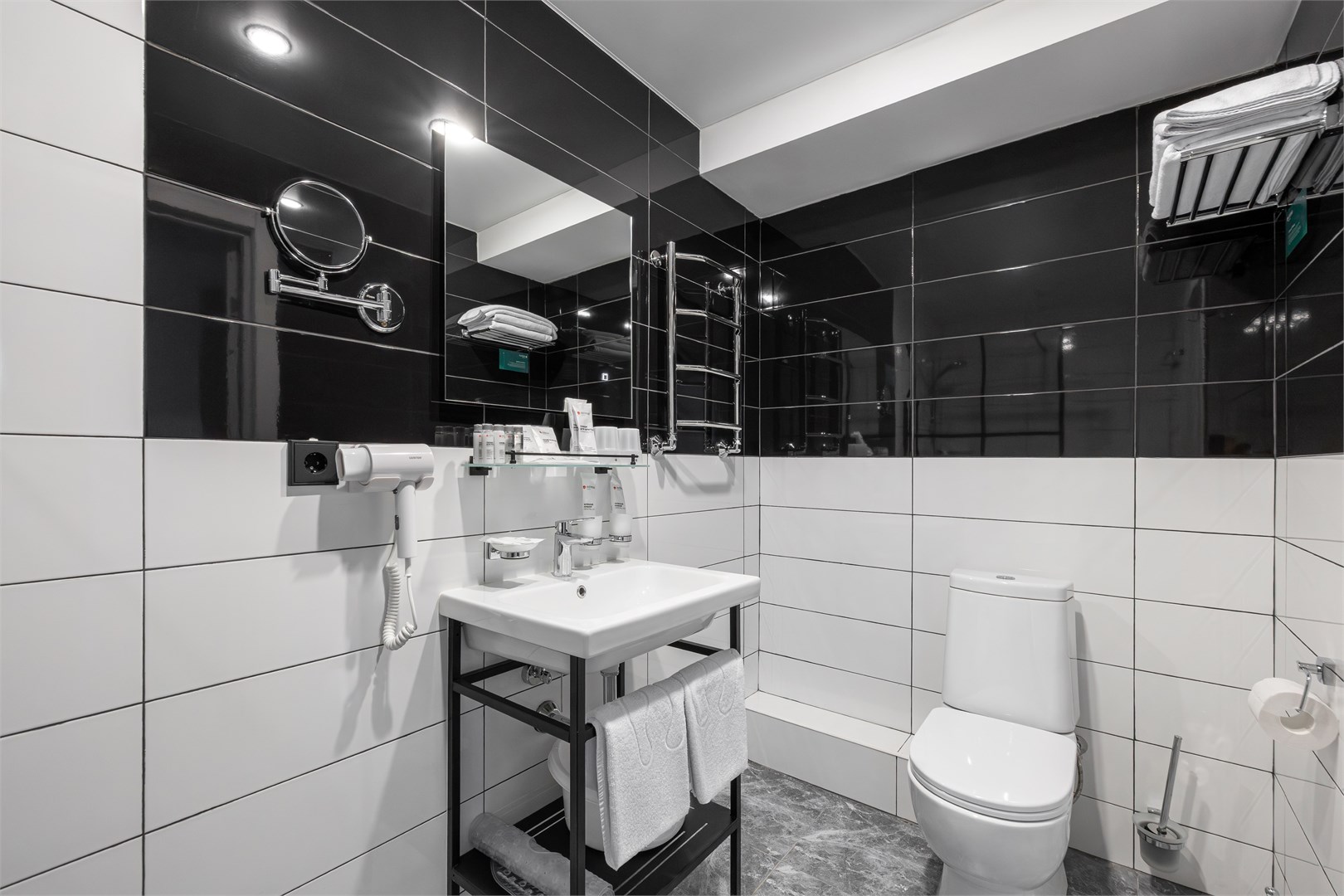 Апартаменты семейные 3-комнатные в Azimut Здоровье Ивушка