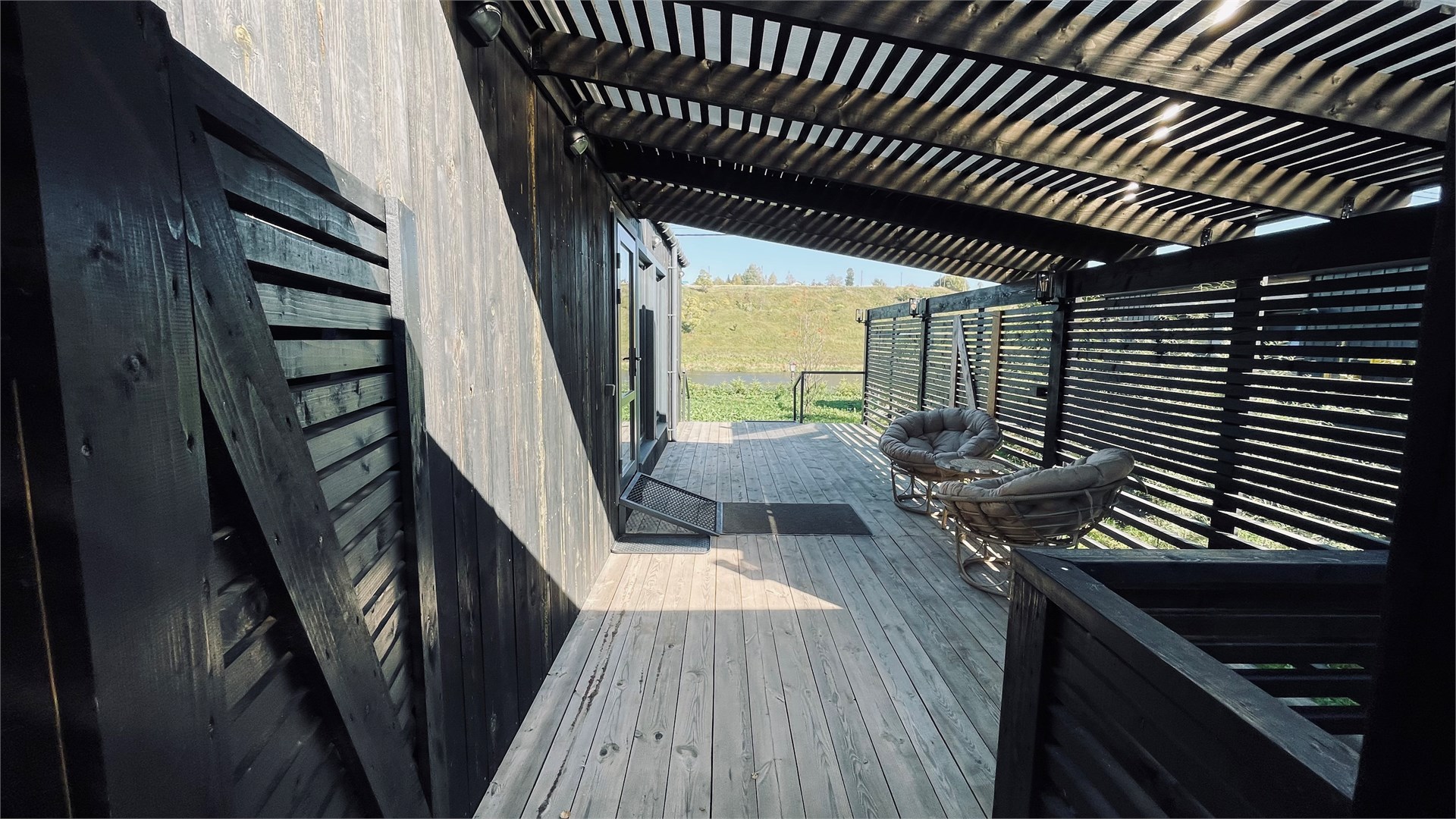 Великие российские учёные (барнхаусы с видом на Волгу) в Резиденция Товарищества Братьев Нобель