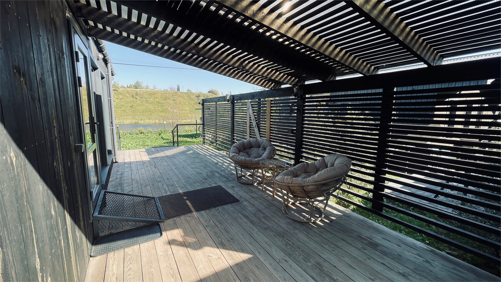 Великие российские учёные (барнхаусы с видом на Волгу) в Резиденция Товарищества Братьев Нобель