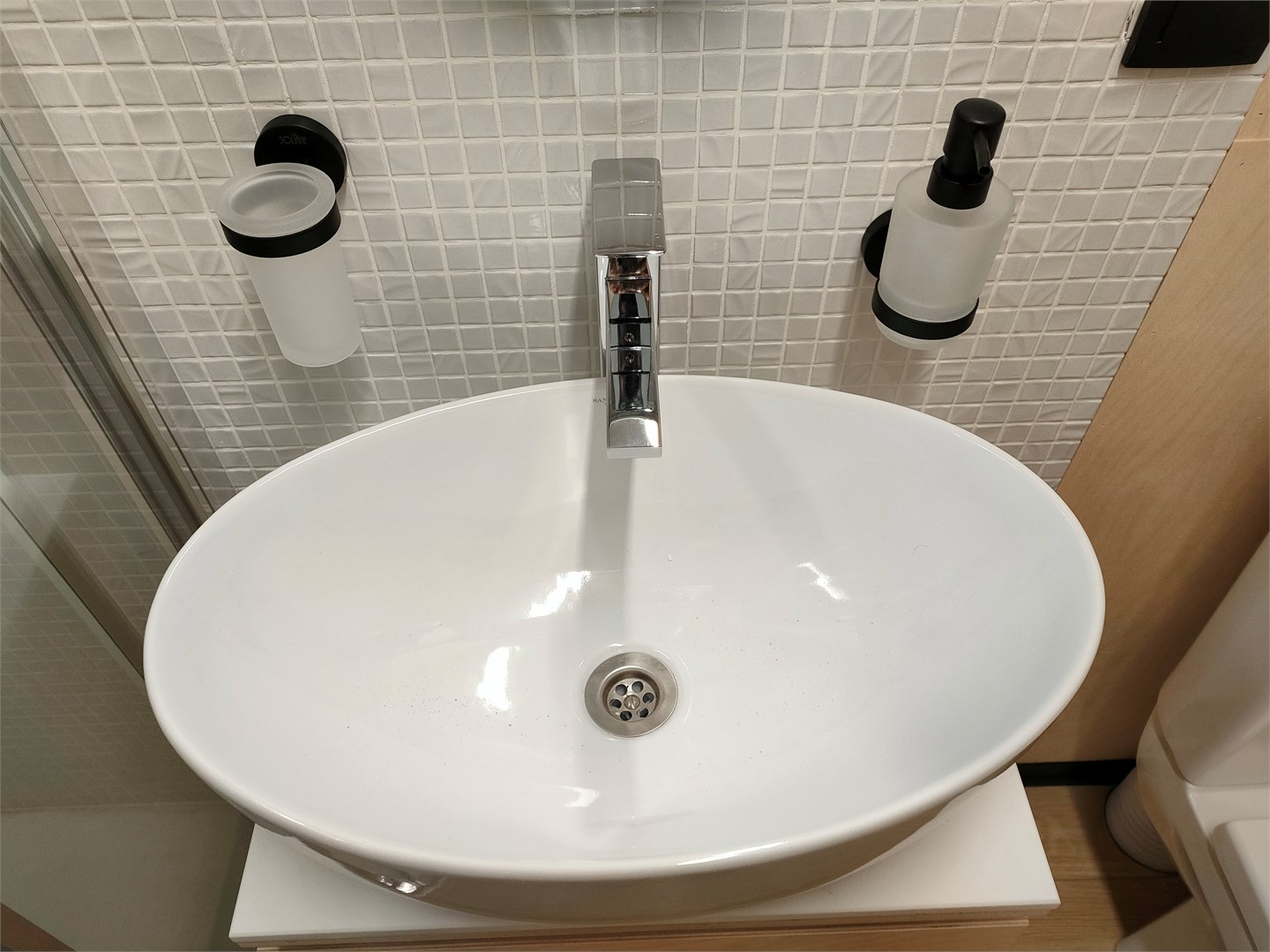 Четырёхместный Барнхаус с видом на озеро в ЭкоPort на Отрадном