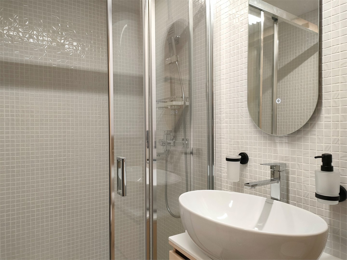 Четырёхместный Барнхаус с видом на озеро в ЭкоPort на Отрадном