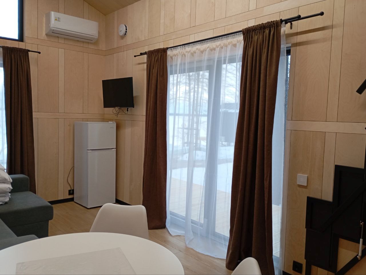 Четырёхместный Барнхаус с видом на озеро в ЭкоPort на Отрадном