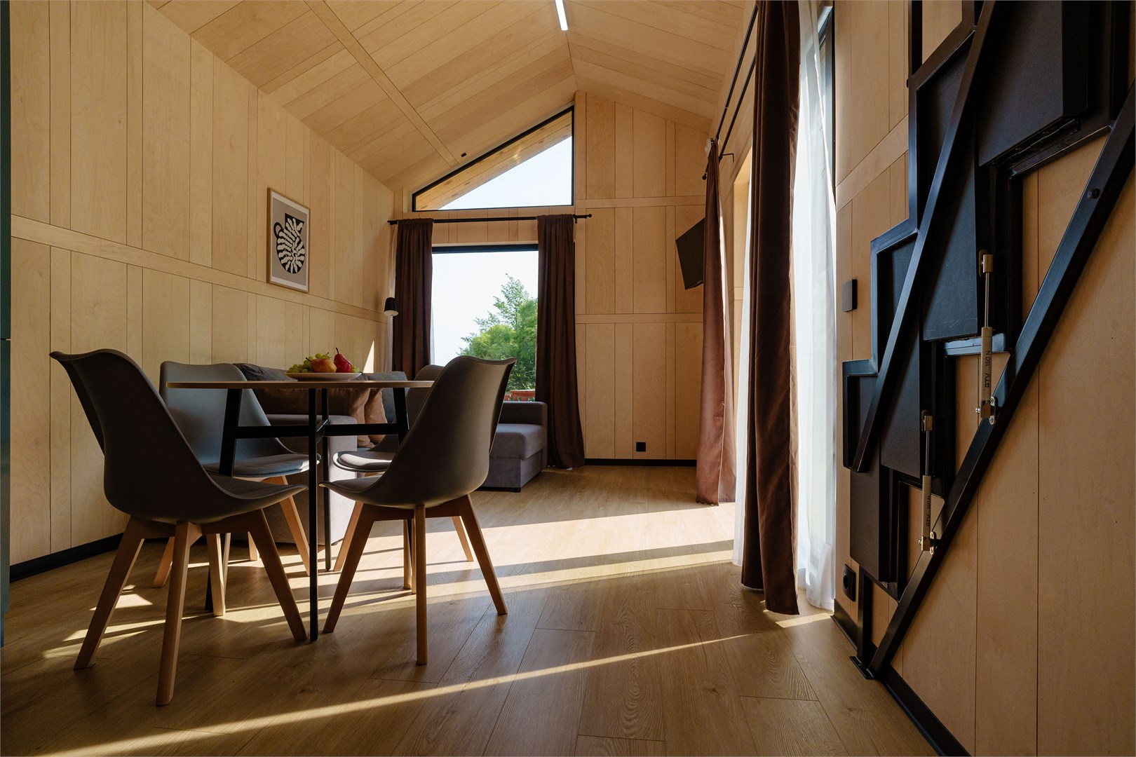 Четырёхместный Барнхаус с видом на озеро в ЭкоPort на Отрадном