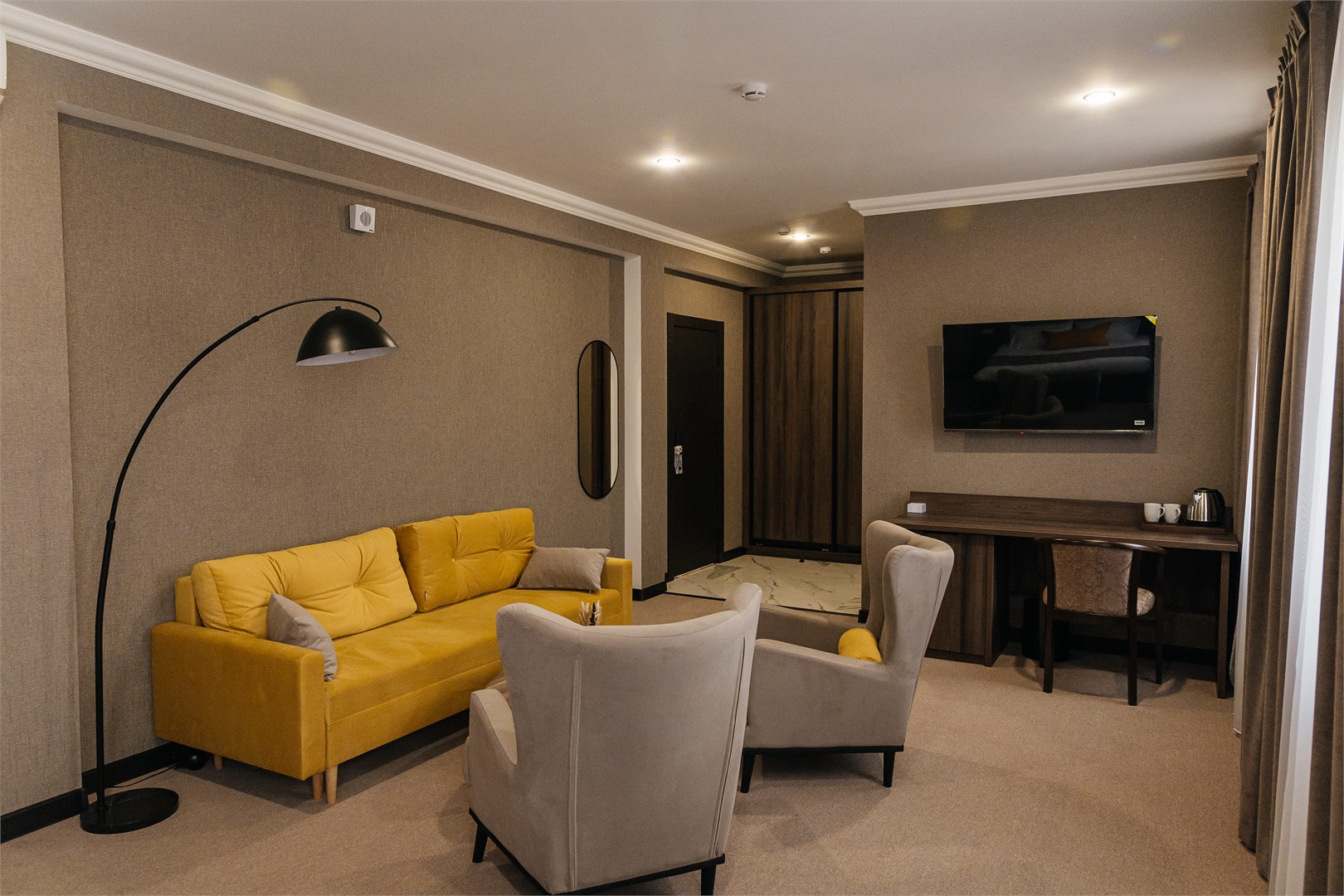 GRAND DELUXE в Алекс Роял