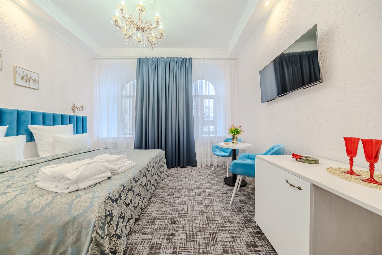 Полулюкс в Виктория