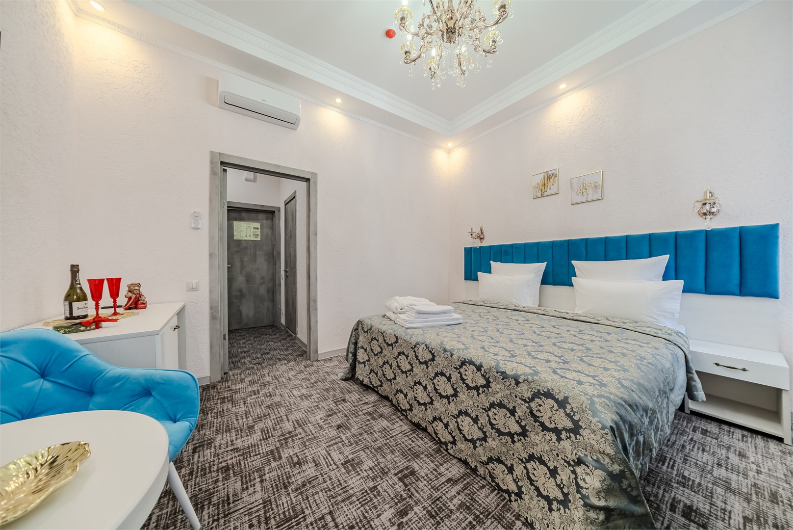 Полулюкс в Виктория