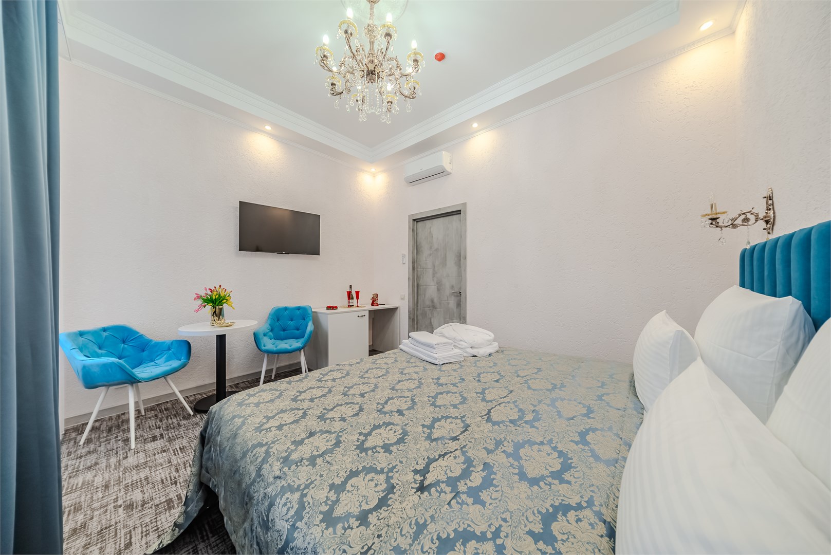 Полулюкс в Виктория