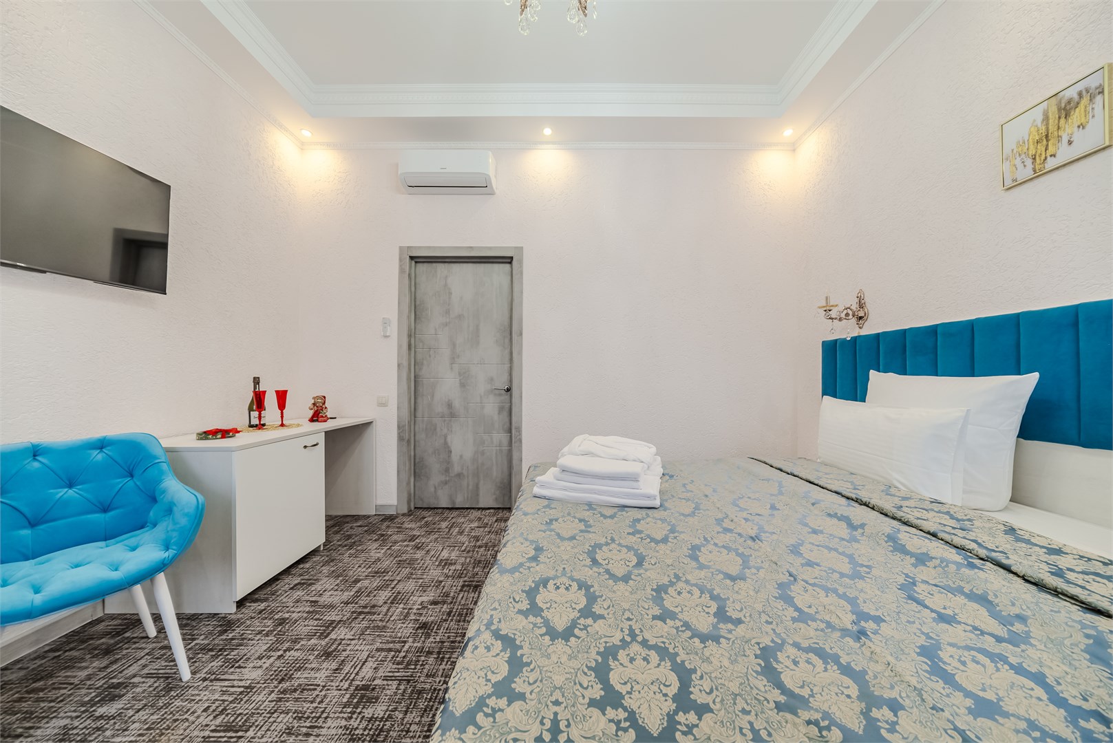 Полулюкс в Виктория