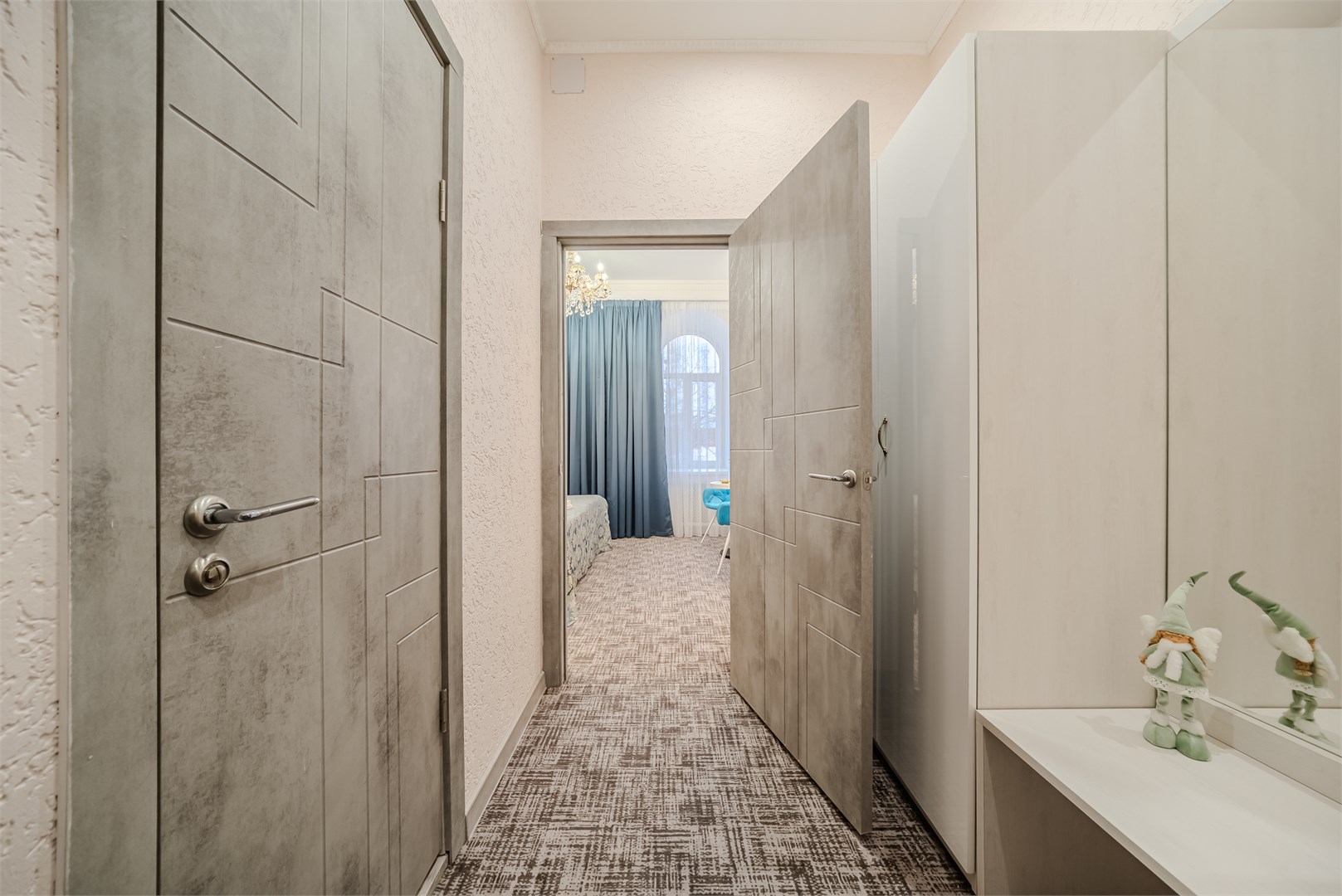 Полулюкс в Виктория