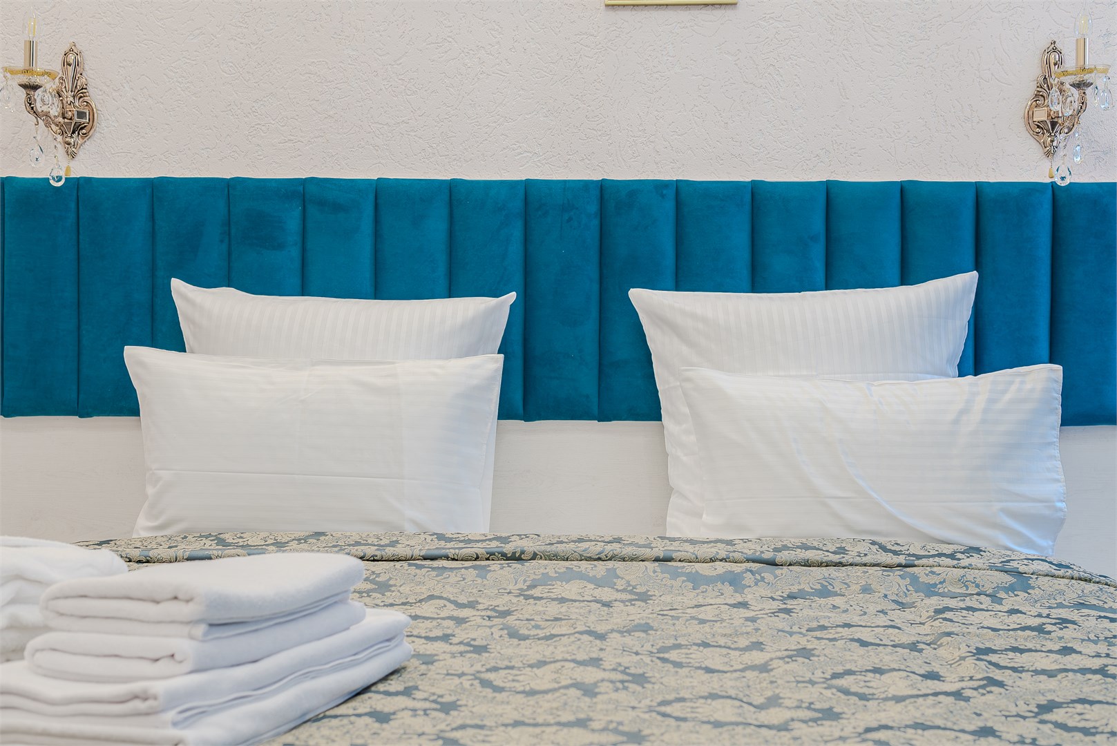 Полулюкс в Виктория