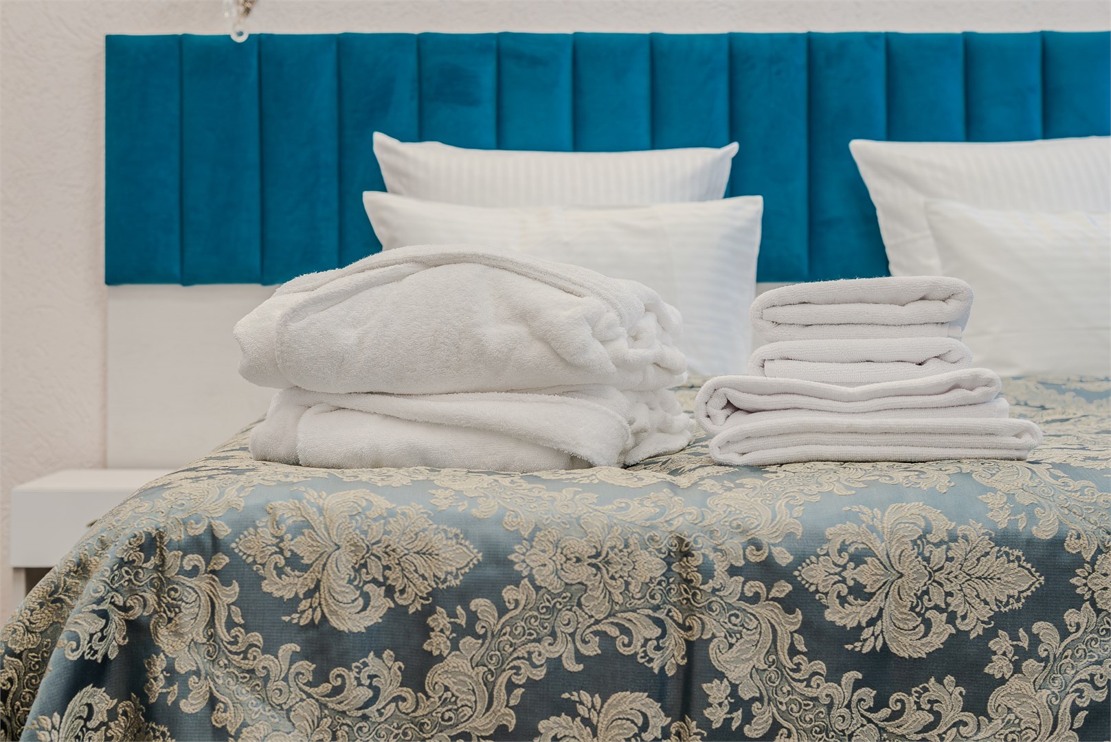 Полулюкс в Виктория