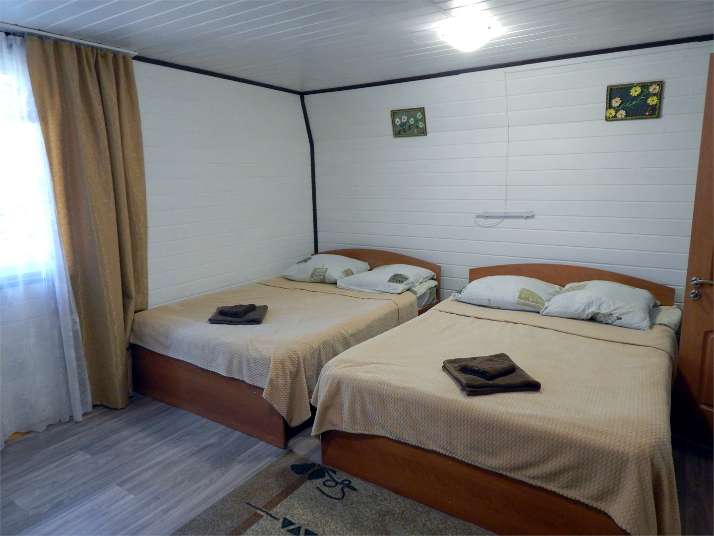 СТ + (Стандарт с двумя кроватями, балконом и видом на реку) в Алтан