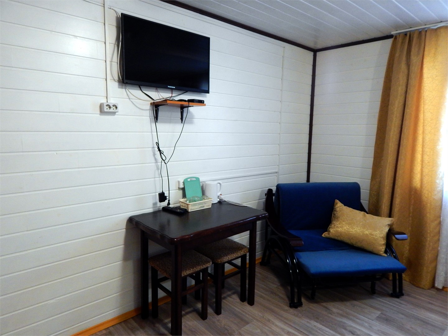 СТ + (Стандарт с двумя кроватями, балконом и видом на реку) в Алтан