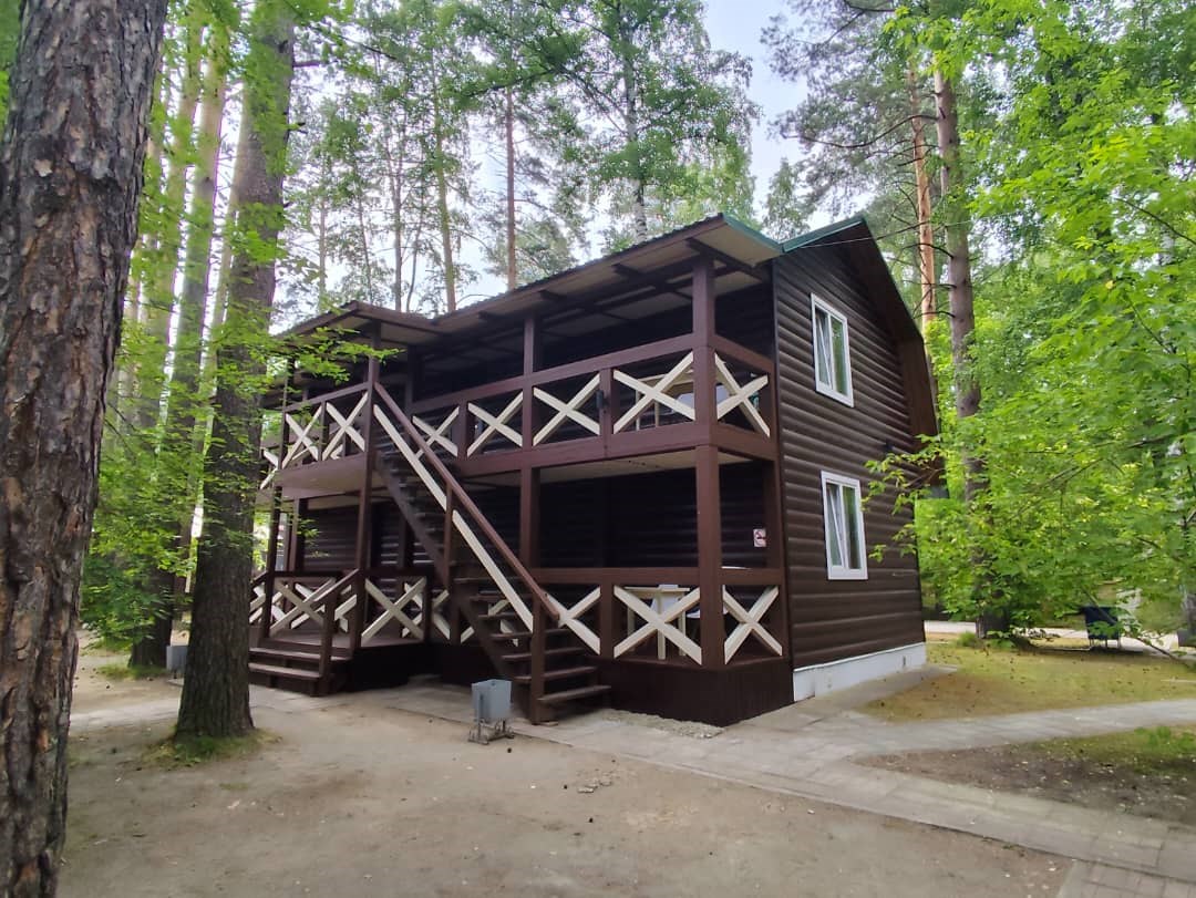 СТ + (Стандарт с двумя кроватями, балконом и видом на реку) в Алтан