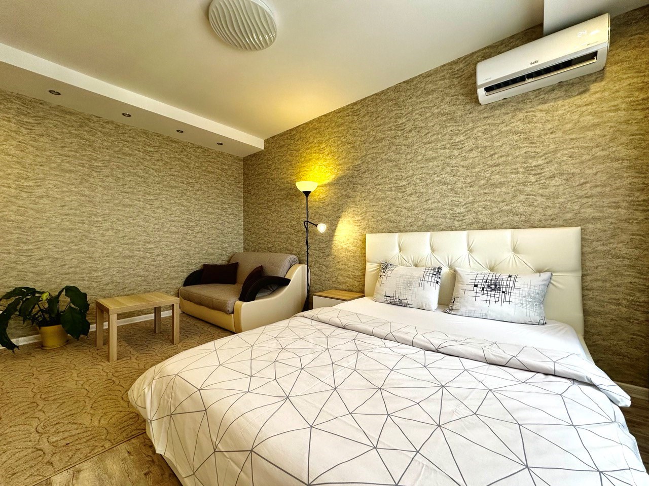 ул.Маршала Устинова  1 в Fresh Room